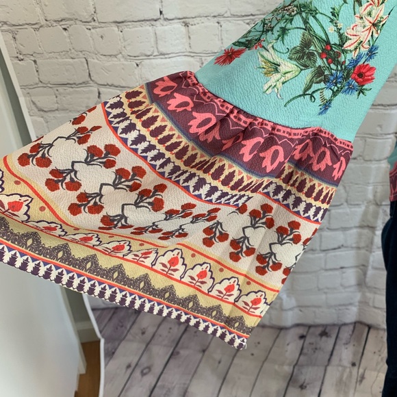 Floral off the shoulder boho top. - Picture 3 of 6